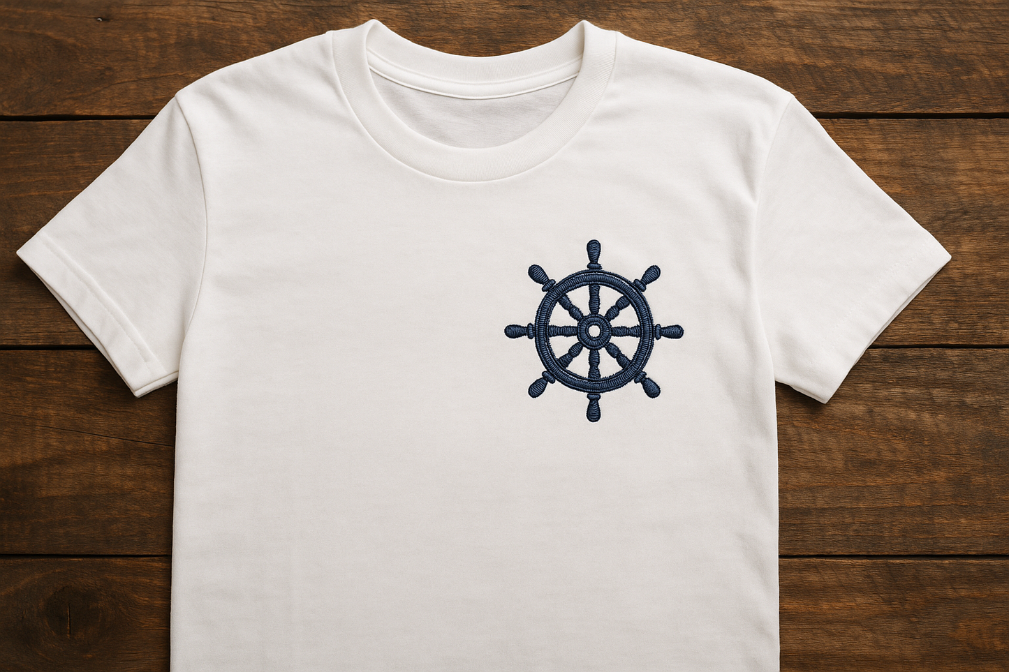 T-Shirt mit Steuerrad-Bestickung